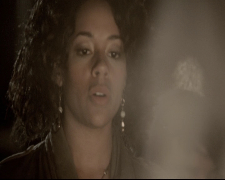 VampireDiariesWorld-dot-org_5x20WhatLiesBeneath1992.jpg