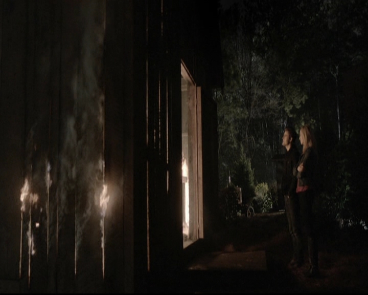 VampireDiariesWorld-dot-org_5x20WhatLiesBeneath2053.jpg