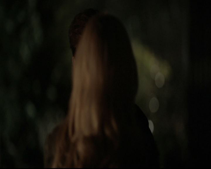 VampireDiariesWorld-dot-org_5x20WhatLiesBeneath2058.jpg