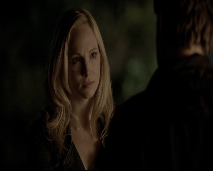 VampireDiariesWorld-dot-org_5x20WhatLiesBeneath2080.jpg