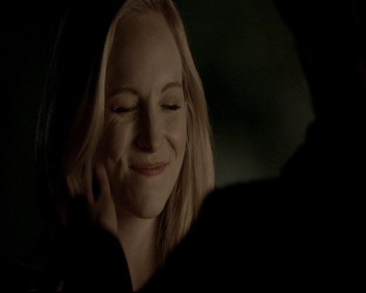 VampireDiariesWorld-dot-org_5x20WhatLiesBeneath2084.jpg