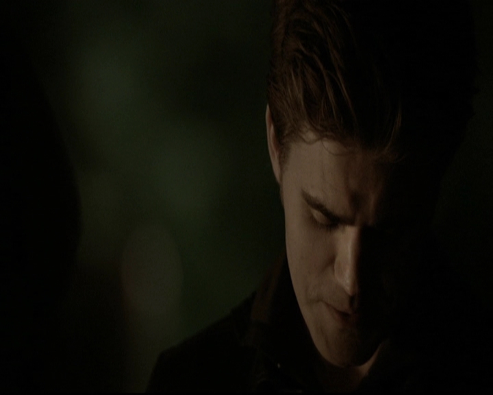 VampireDiariesWorld-dot-org_5x20WhatLiesBeneath2102.jpg