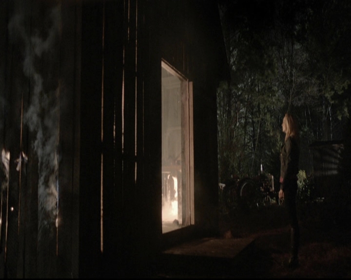 VampireDiariesWorld-dot-org_5x20WhatLiesBeneath2131.jpg