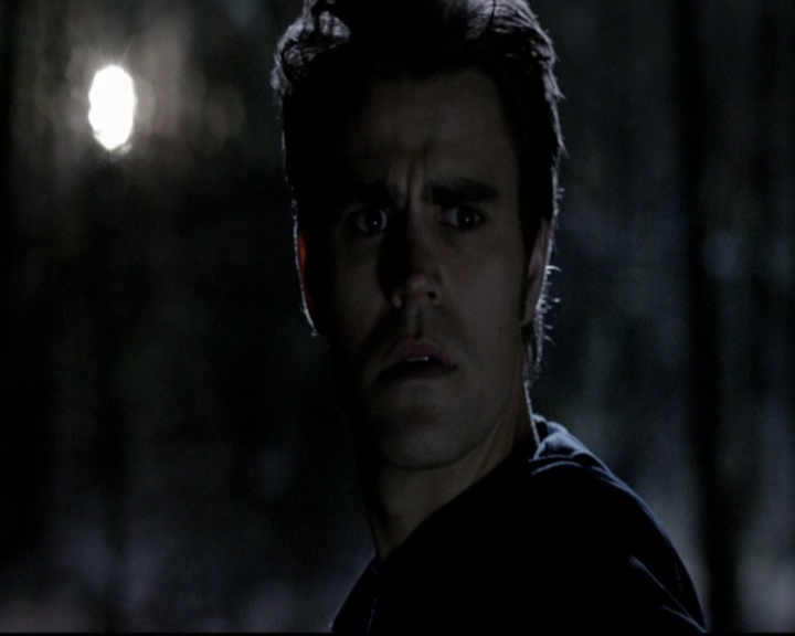 VampireDiariesWorld-dot-org_5x20WhatLiesBeneath2139.jpg
