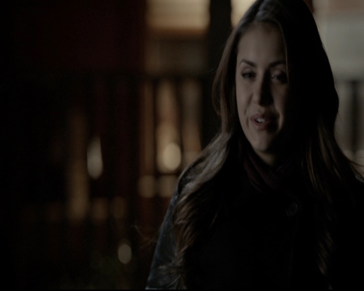 VampireDiariesWorld-dot-org_5x20WhatLiesBeneath2167.jpg