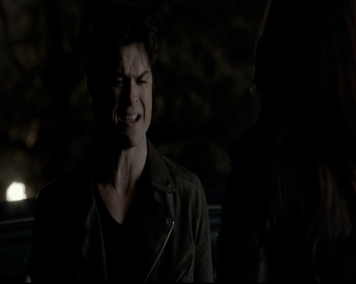 VampireDiariesWorld-dot-org_5x20WhatLiesBeneath2187.jpg