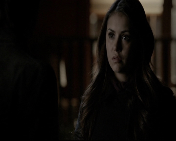 VampireDiariesWorld-dot-org_5x20WhatLiesBeneath2189.jpg