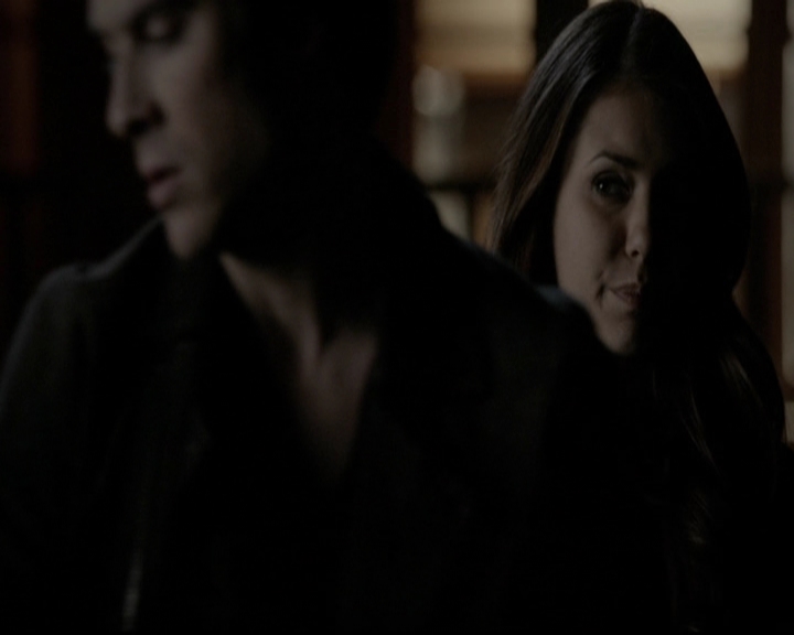 VampireDiariesWorld-dot-org_5x20WhatLiesBeneath2196.jpg
