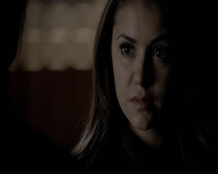 VampireDiariesWorld-dot-org_5x20WhatLiesBeneath2219.jpg