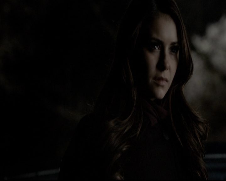 VampireDiariesWorld-dot-org_5x20WhatLiesBeneath2258.jpg