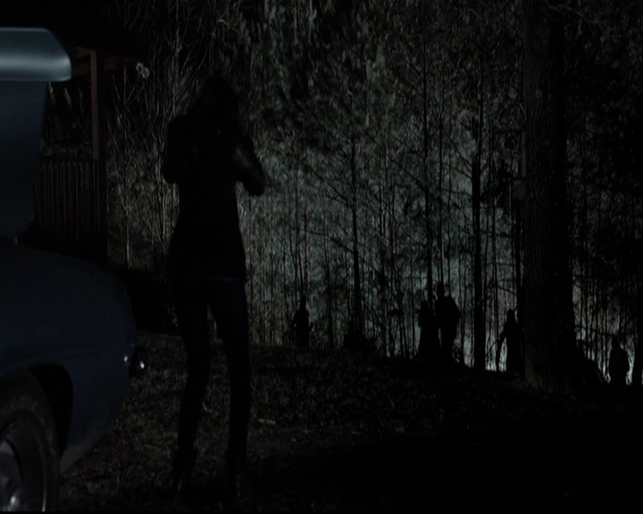 VampireDiariesWorld-dot-org_5x20WhatLiesBeneath2264.jpg