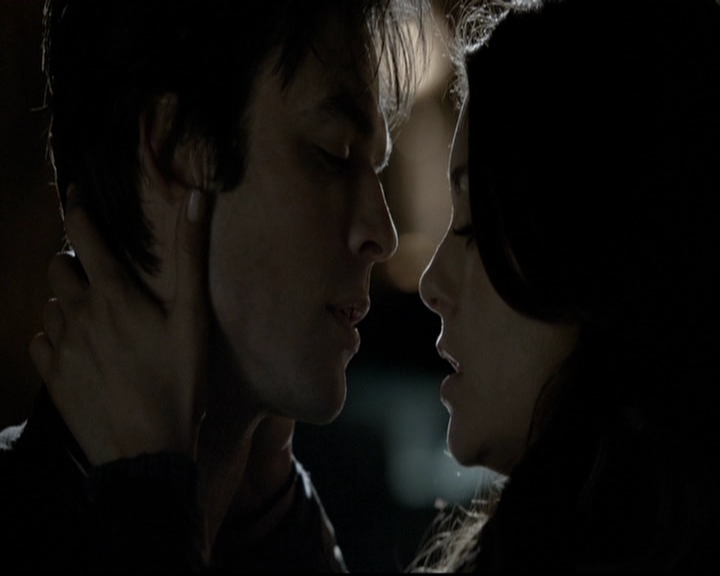 VampireDiariesWorld-dot-org_5x21PromisedLand1978.jpg
