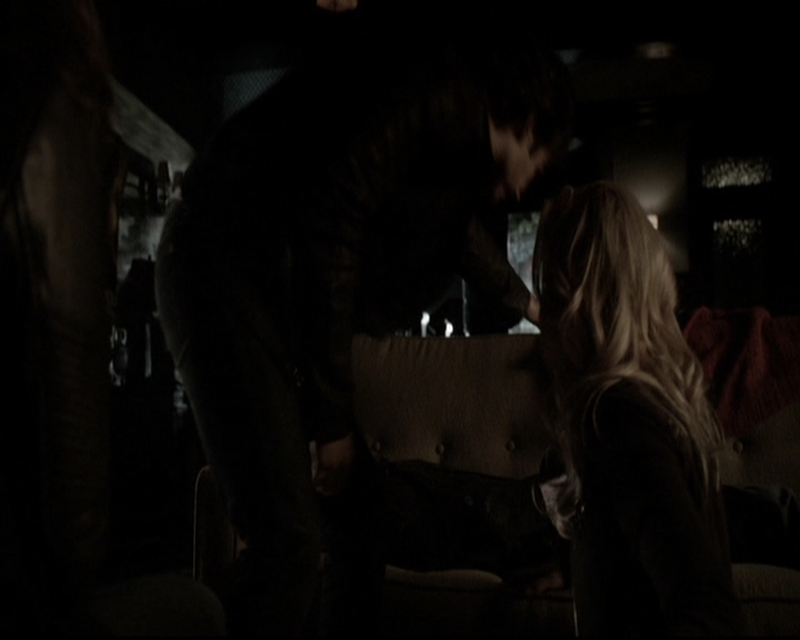 VampireDiariesWorld-dot-org_5x22Home0093.jpg