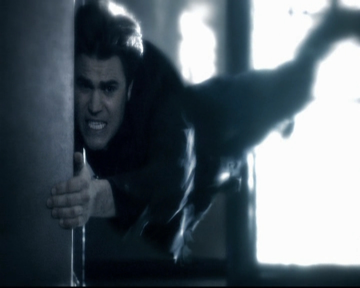 VampireDiariesWorld-dot-org_5x22Home0120.jpg