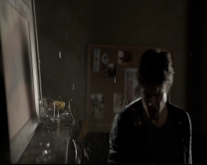 VampireDiariesWorld-dot-org_5x22Home0144.jpg
