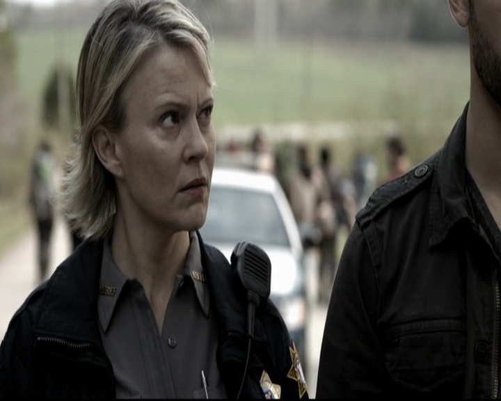 VampireDiariesWorld-dot-org_5x22Home0400.jpg