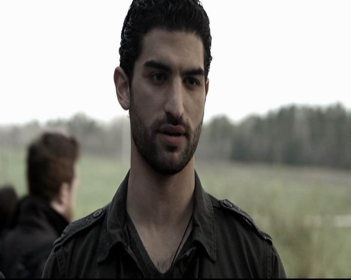 VampireDiariesWorld-dot-org_5x22Home0401.jpg
