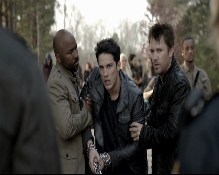 VampireDiariesWorld-dot-org_5x22Home0405.jpg