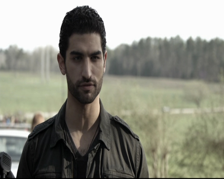 VampireDiariesWorld-dot-org_5x22Home0422.jpg