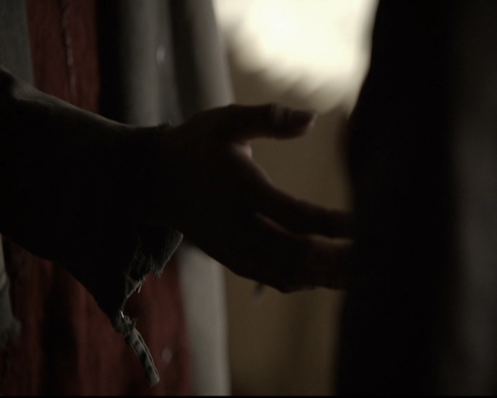 VampireDiariesWorld-dot-org_5x22Home0539.jpg