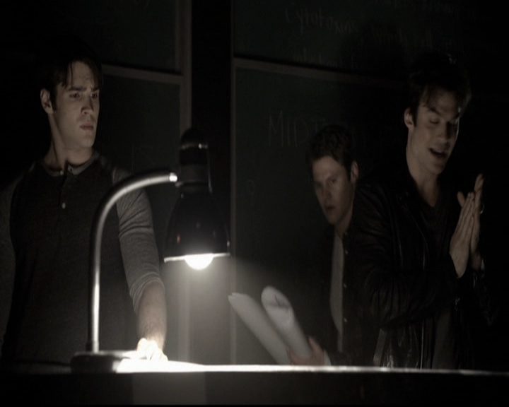 VampireDiariesWorld-dot-org_5x22Home0591.jpg