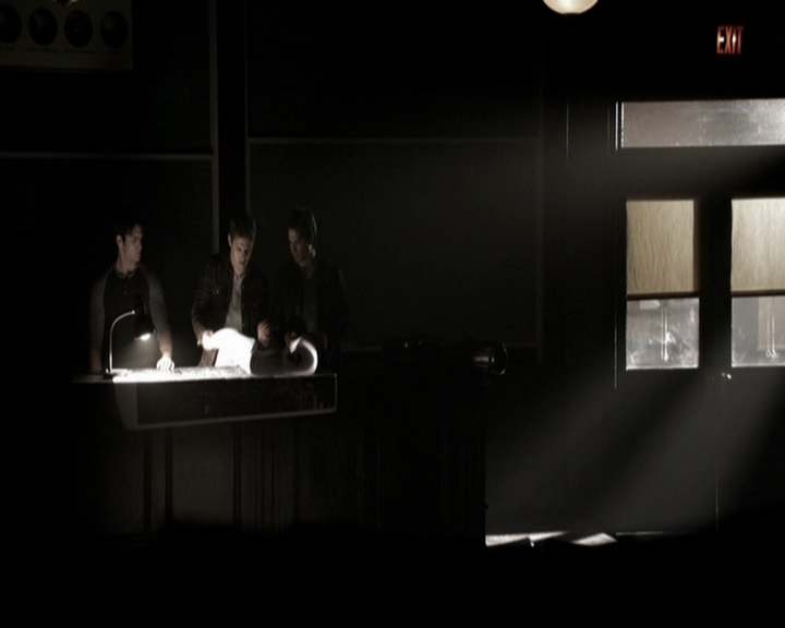 VampireDiariesWorld-dot-org_5x22Home0592.jpg
