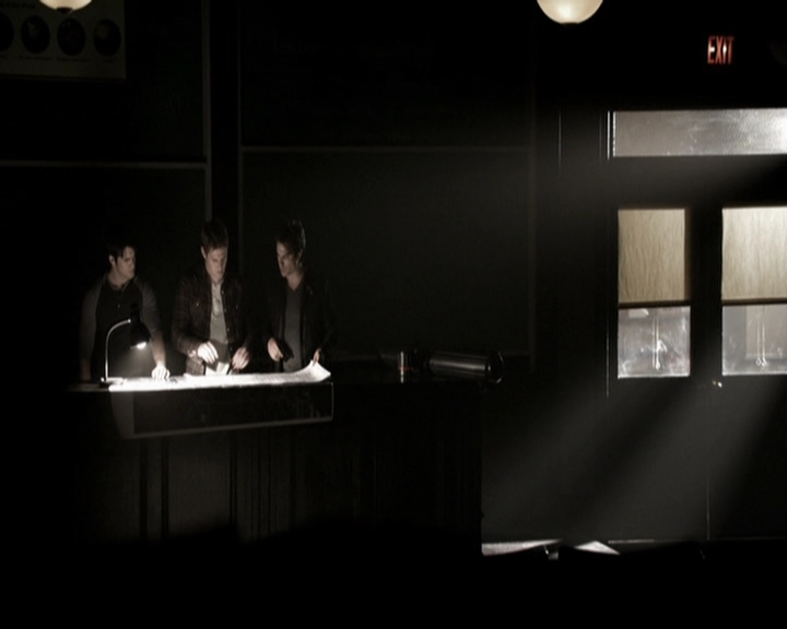 VampireDiariesWorld-dot-org_5x22Home0593.jpg