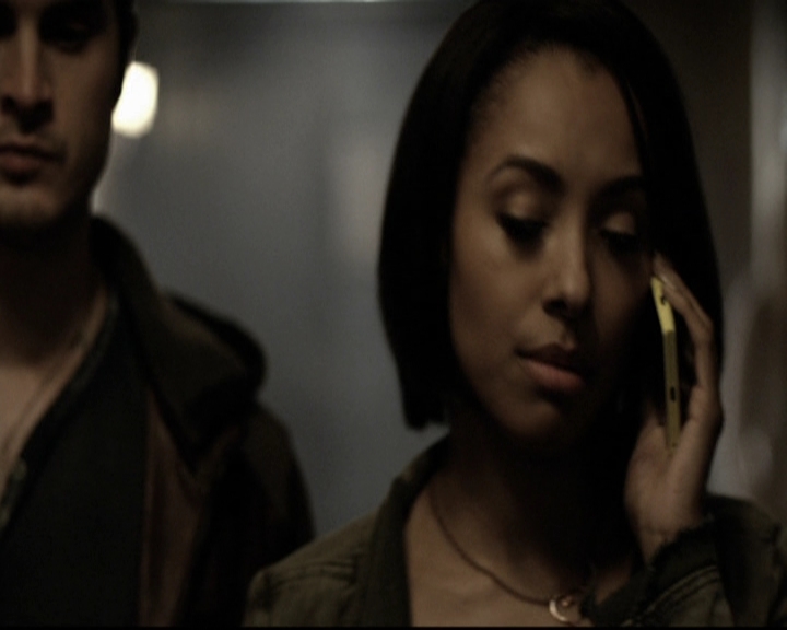 VampireDiariesWorld-dot-org_5x22Home0722.jpg