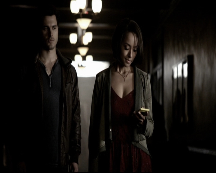 VampireDiariesWorld-dot-org_5x22Home0745.jpg