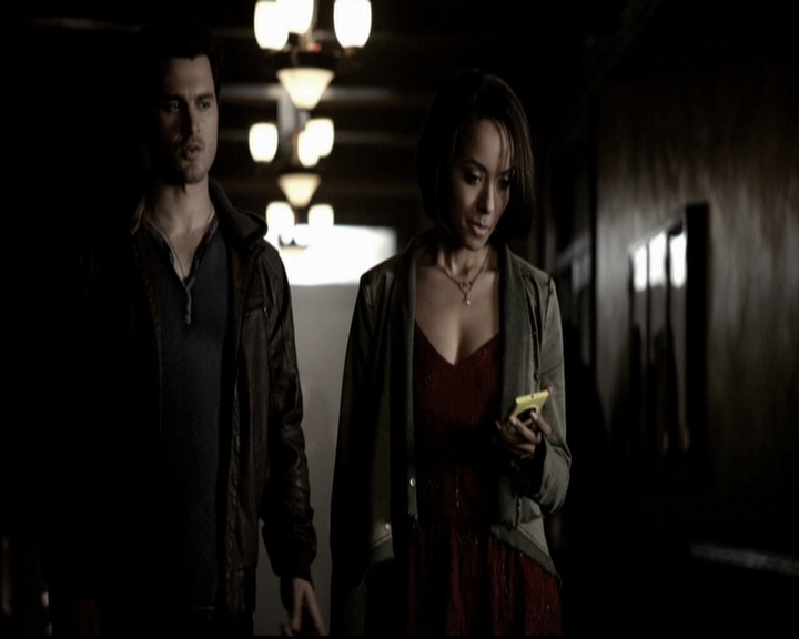 VampireDiariesWorld-dot-org_5x22Home0746.jpg