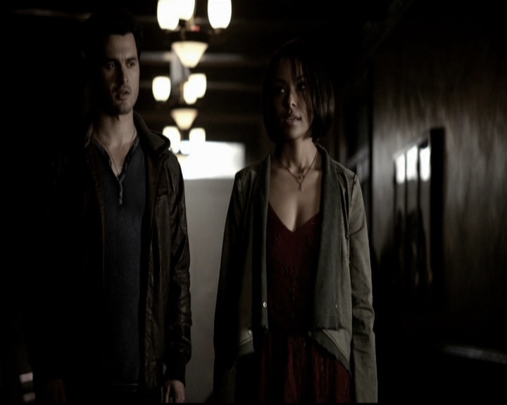 VampireDiariesWorld-dot-org_5x22Home0747.jpg