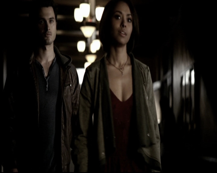 VampireDiariesWorld-dot-org_5x22Home0756.jpg