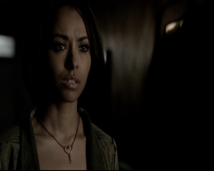 VampireDiariesWorld-dot-org_5x22Home0774.jpg