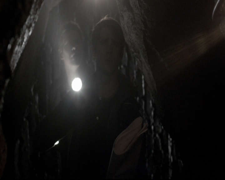 VampireDiariesWorld-dot-org_5x22Home0884.jpg