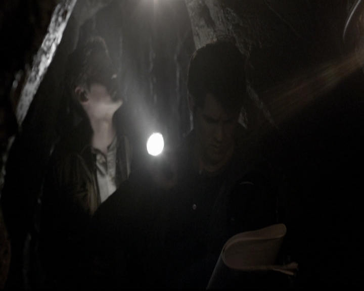 VampireDiariesWorld-dot-org_5x22Home0885.jpg