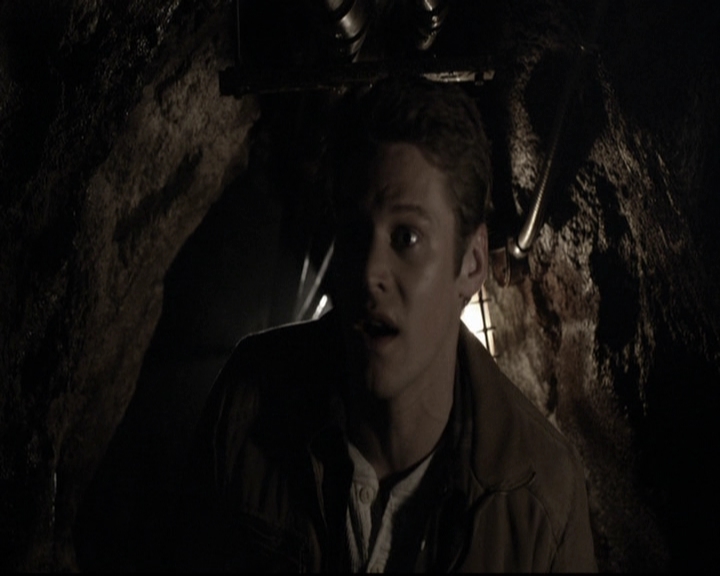 VampireDiariesWorld-dot-org_5x22Home0912.jpg