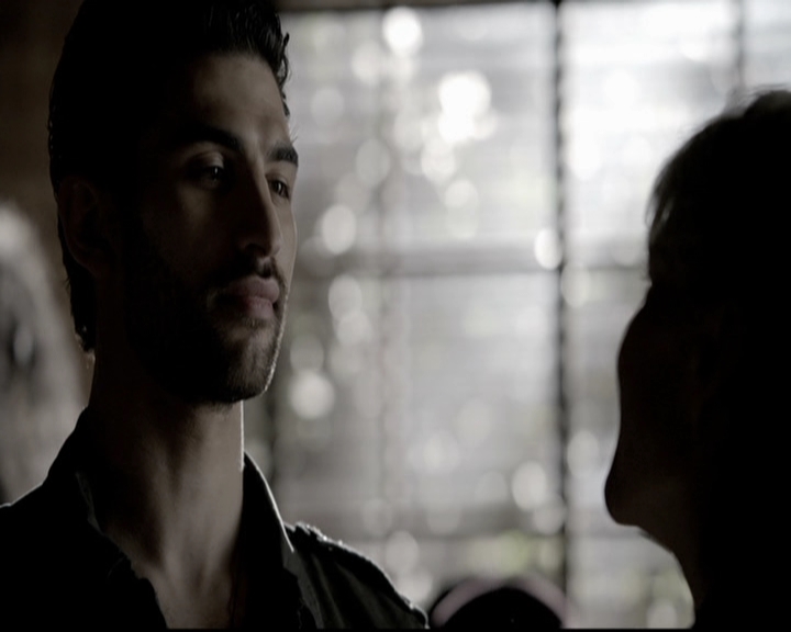 VampireDiariesWorld-dot-org_5x22Home0950.jpg