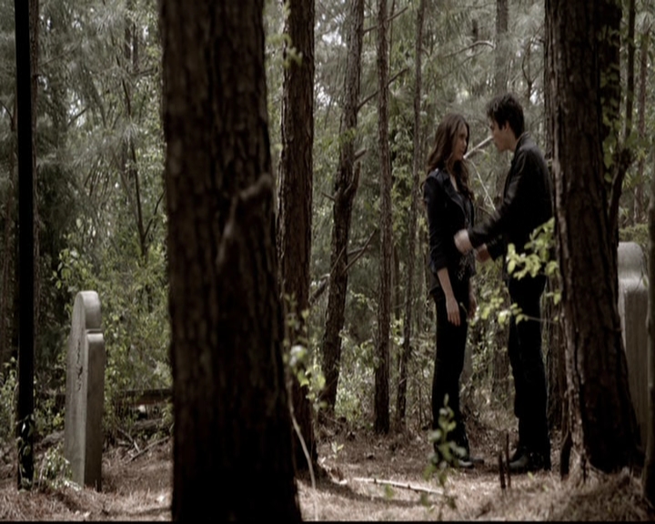 VampireDiariesWorld-dot-org_5x22Home1043.jpg