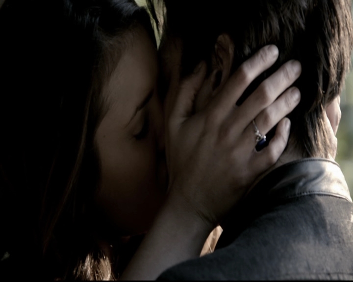 VampireDiariesWorld-dot-org_5x22Home1053.jpg