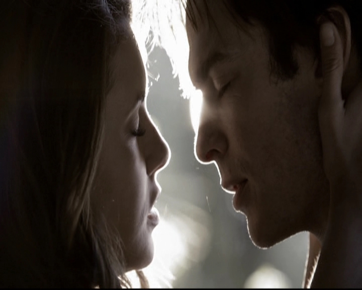 VampireDiariesWorld-dot-org_5x22Home1056.jpg