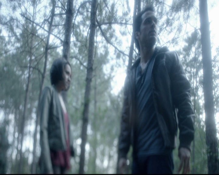 VampireDiariesWorld-dot-org_5x22Home1074.jpg