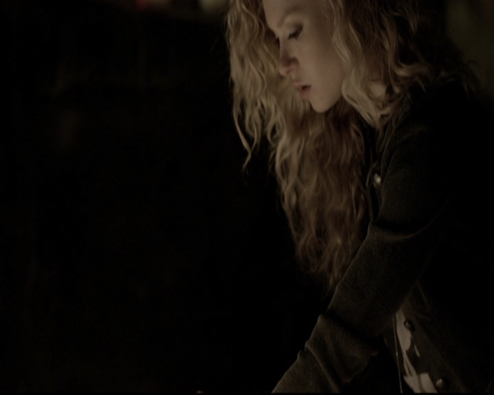 VampireDiariesWorld-dot-org_5x22Home1121.jpg