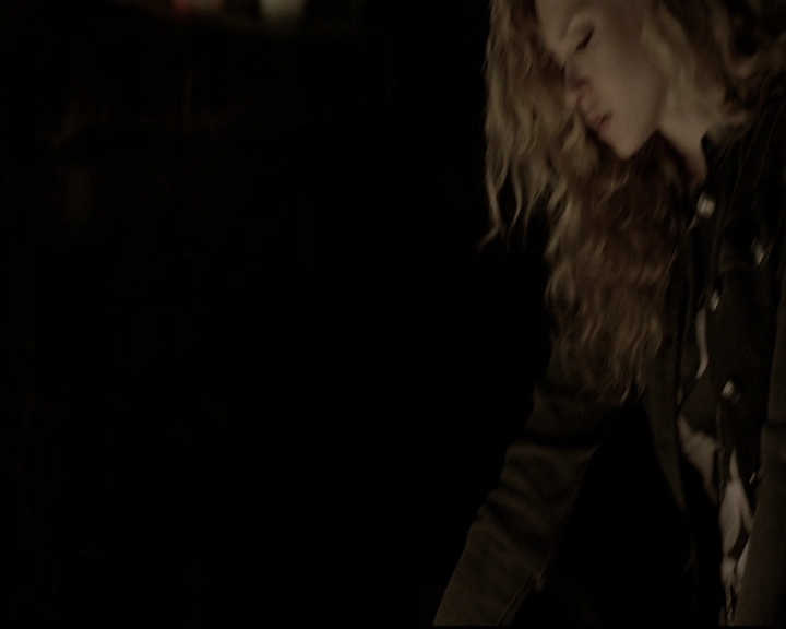 VampireDiariesWorld-dot-org_5x22Home1130.jpg