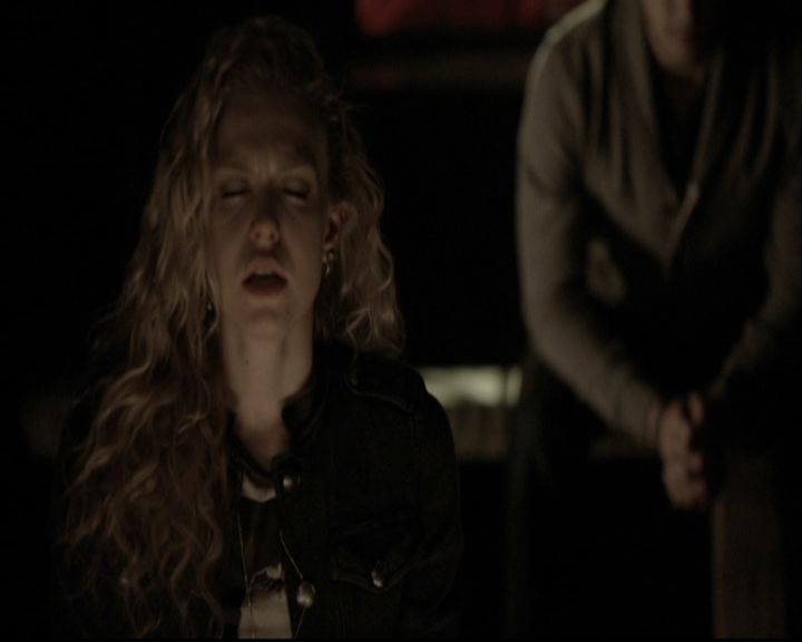 VampireDiariesWorld-dot-org_5x22Home1148.jpg