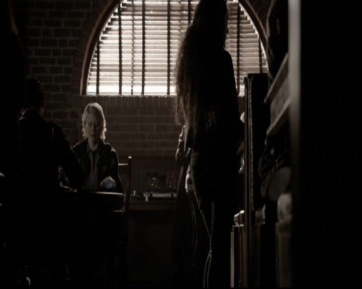 VampireDiariesWorld-dot-org_5x22Home1318.jpg