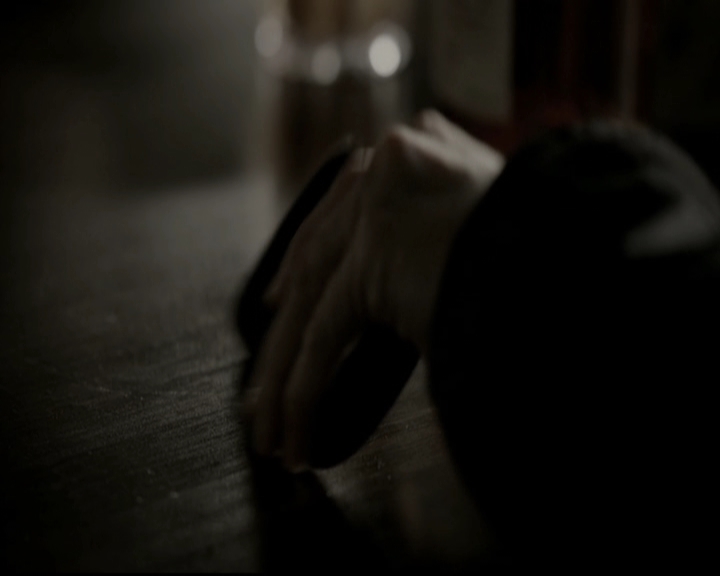 VampireDiariesWorld-dot-org_5x22Home1320.jpg