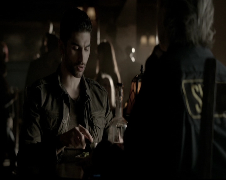 VampireDiariesWorld-dot-org_5x22Home1321.jpg