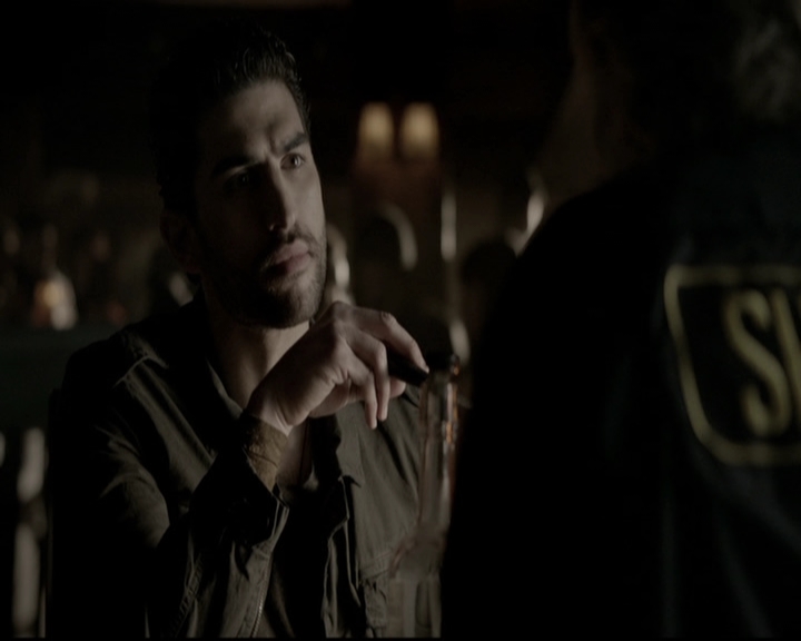 VampireDiariesWorld-dot-org_5x22Home1335.jpg