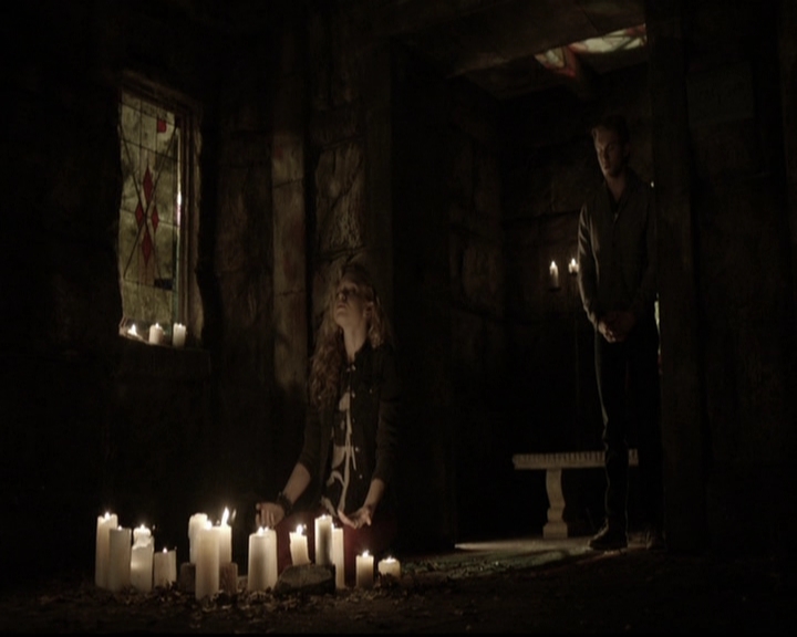 VampireDiariesWorld-dot-org_5x22Home1483.jpg