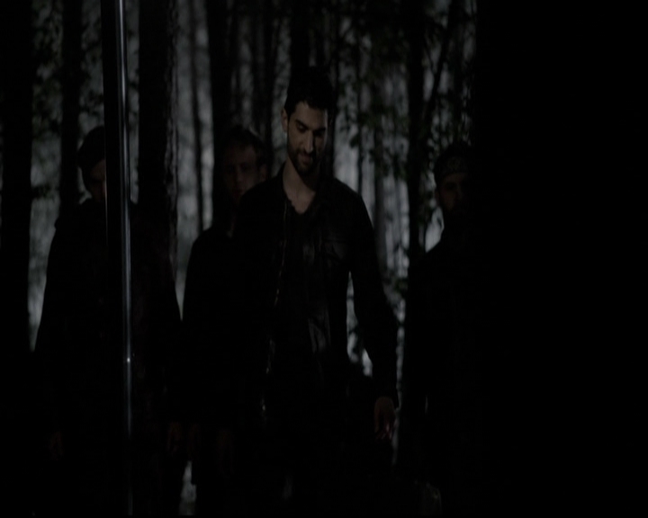 VampireDiariesWorld-dot-org_5x22Home1501.jpg